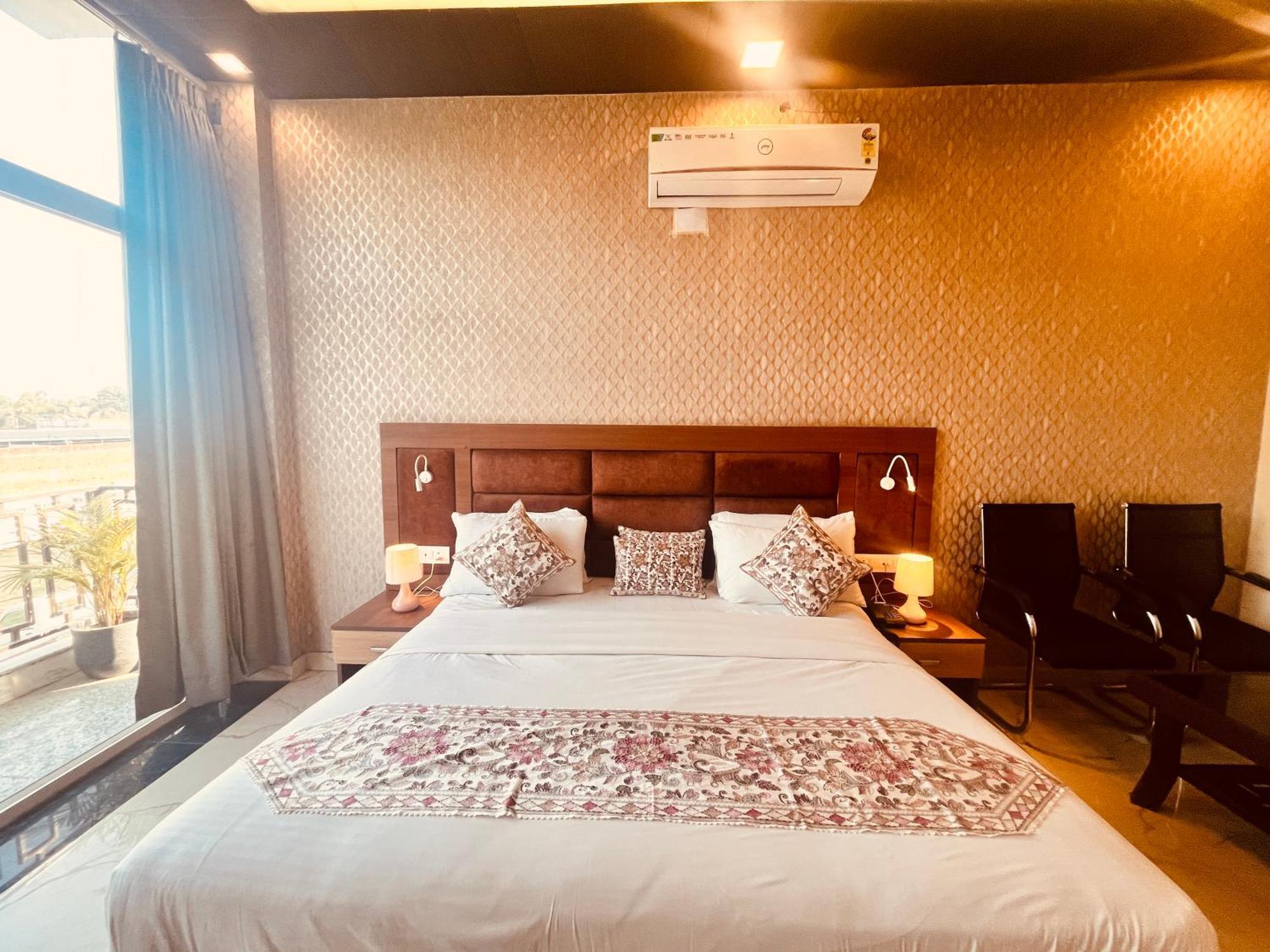 Heaven Resort Ayodhya Exterior photo