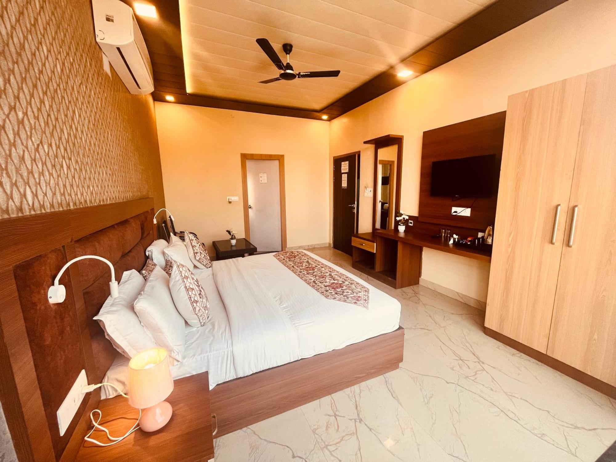 Heaven Resort Ayodhya Exterior photo